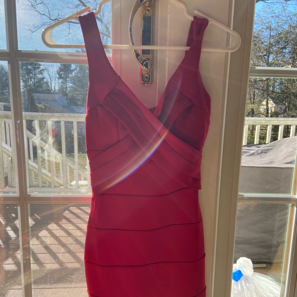 RED BODYCON DRESS - Picture 2 of 8